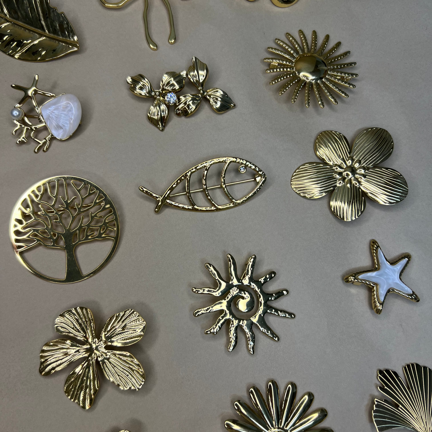 Broches