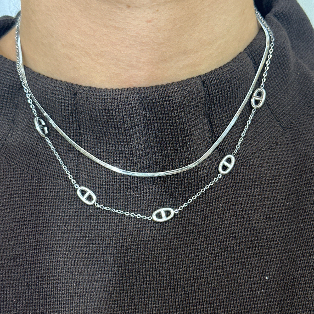 Collier double M argent